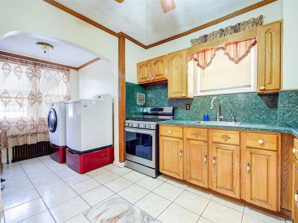 89-16 214 Street, Queens Village NY 11427