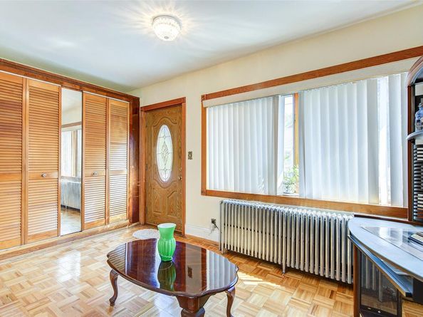 89-16 214 Street, Queens Village NY 11427
