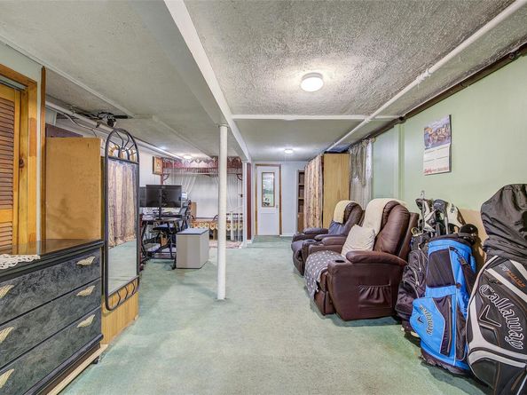 89-16 214 Street, Queens Village NY 11427