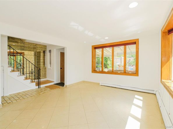 8884 17th, Brooklyn NY 11214