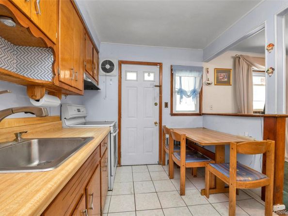 34 Heath Place, Hempstead NY 11550