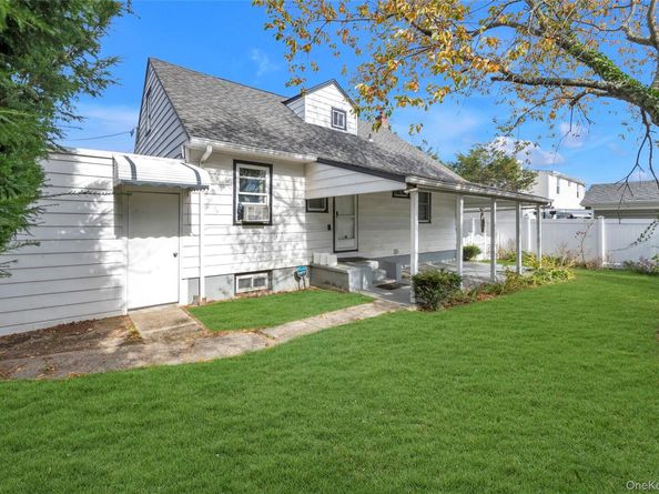 34 Heath Place, Hempstead NY 11550