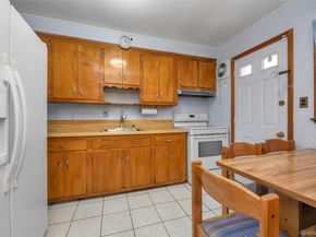 34 Heath Place, Hempstead NY 11550