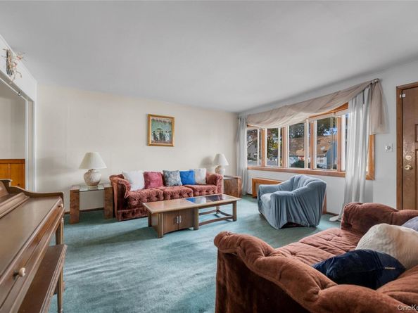 34 Heath Place, Hempstead NY 11550