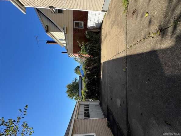 19 Jacob Street, Elmont NY 11003