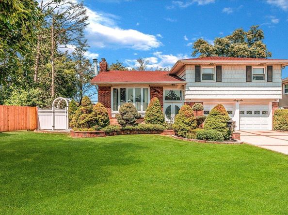 66 Rosalie Court, East Meadow NY 11554
