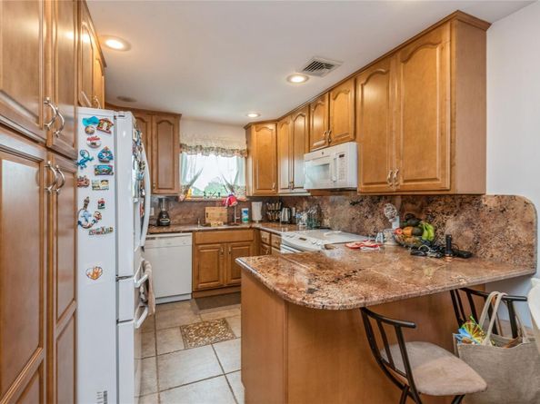 347 Bayville Avenue, Bayville NY 11709