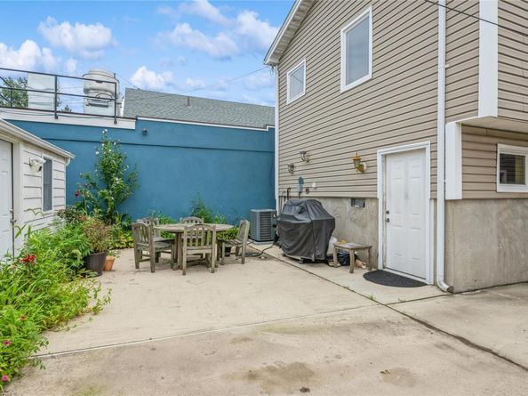 347 Bayville Avenue, Bayville NY 11709