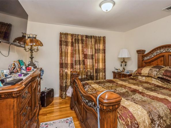 347 Bayville Avenue, Bayville NY 11709