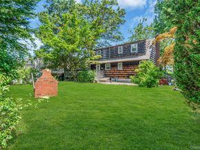 42 Summit Street, Plainview NY 11803