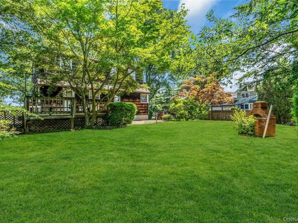 42 Summit Street, Plainview NY 11803