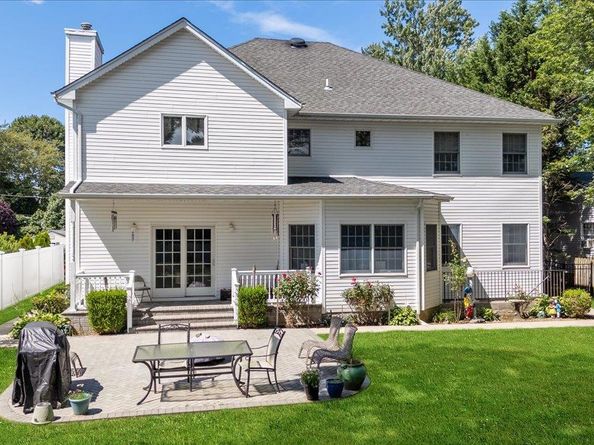 25 Sycamore Avenue, Bethpage NY 11714
