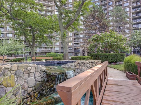 1 Bay Club Drive 5H, Bayside NY 11360