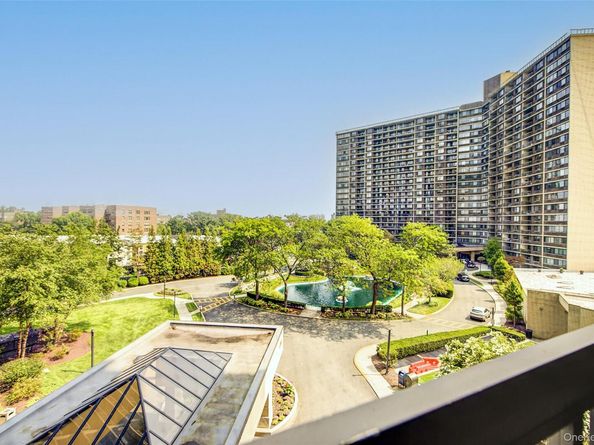 1 Bay Club Drive 5H, Bayside NY 11360