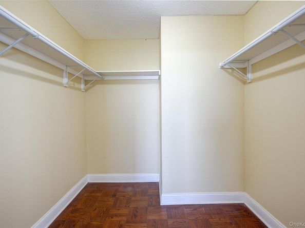 1 Bay Club Drive 5H, Bayside NY 11360