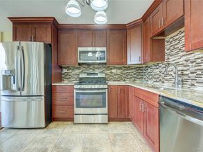 1 Bay Club Drive 5H, Bayside NY 11360