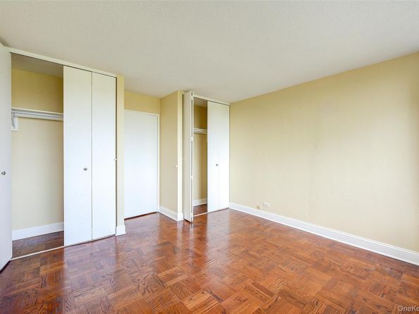 1 Bay Club Drive 5H, Bayside NY 11360