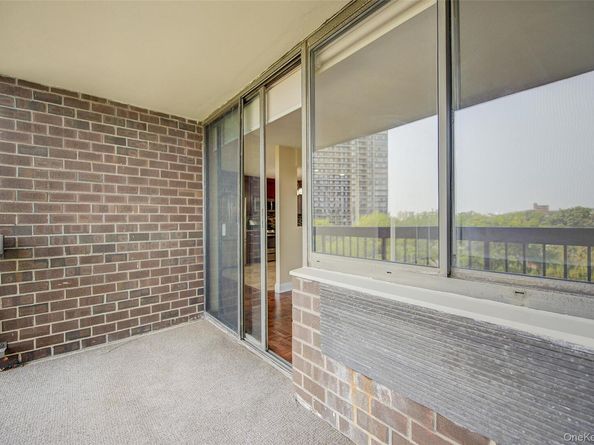 1 Bay Club Drive 5H, Bayside NY 11360