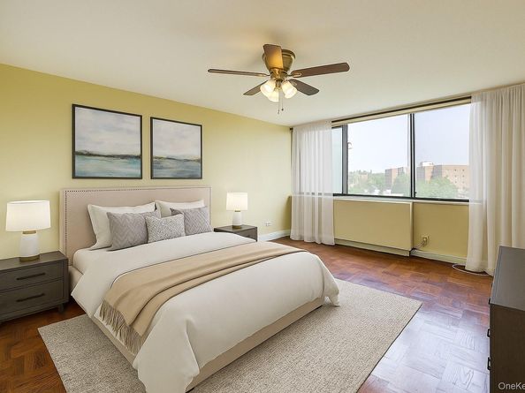 1 Bay Club Drive 5H, Bayside NY 11360