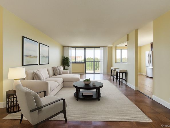 1 Bay Club Drive 5H, Bayside NY 11360