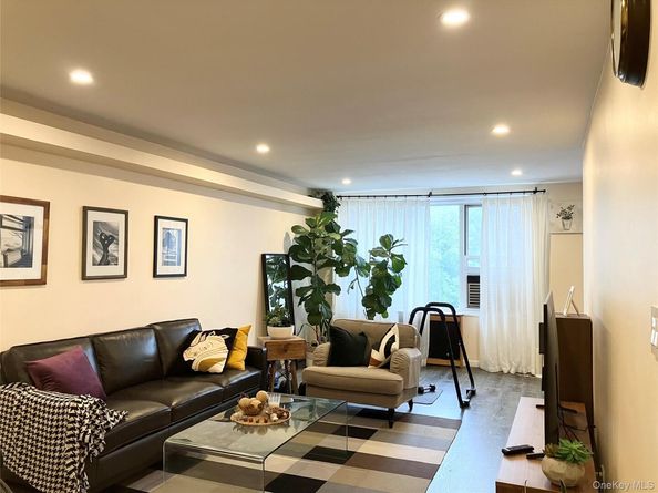 20915 18th Avenue 3, Bayside NY 11360