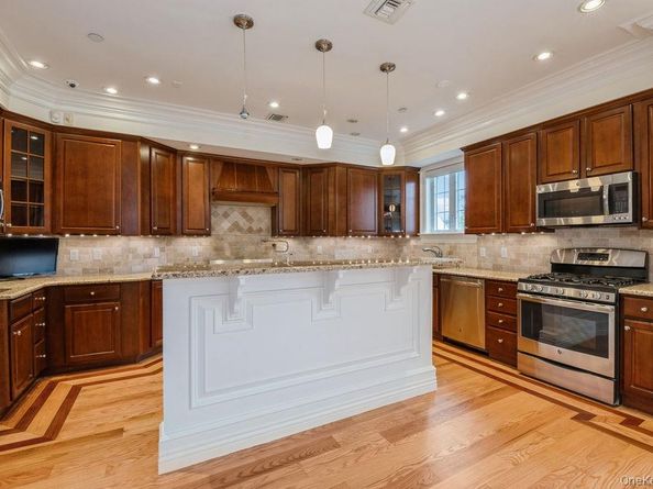 833 Glen Drive, Woodmere NY 11598
