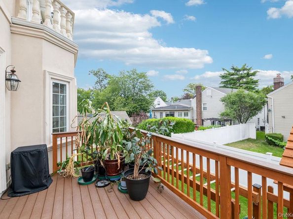 833 Glen Drive, Woodmere NY 11598