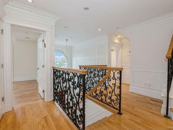 833 Glen Drive, Woodmere NY 11598