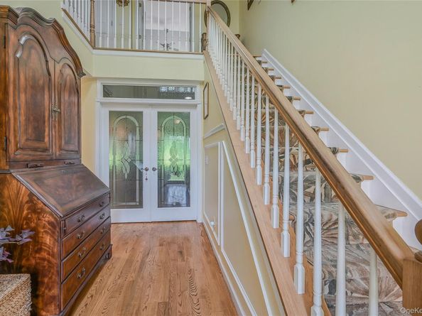 1202 Willow Pond Drive, Riverhead NY 11901