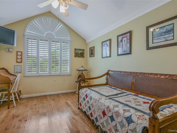 1202 Willow Pond Drive, Riverhead NY 11901