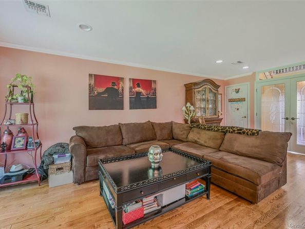 1202 Willow Pond Drive, Riverhead NY 11901