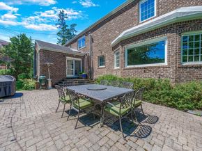 44 Mountain Cut, Manhasset NY 11030