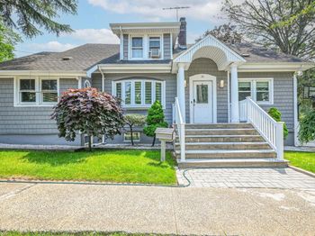 36 W Saint Marks Place