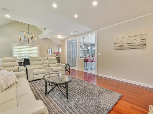 36 W Saint Marks Place, Valley Stream NY 11580