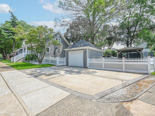 36 W Saint Marks Place, Valley Stream NY 11580