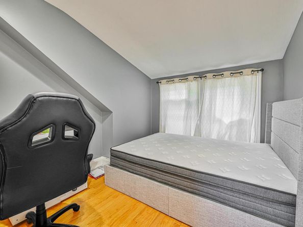 36 W Saint Marks Place, Valley Stream NY 11580