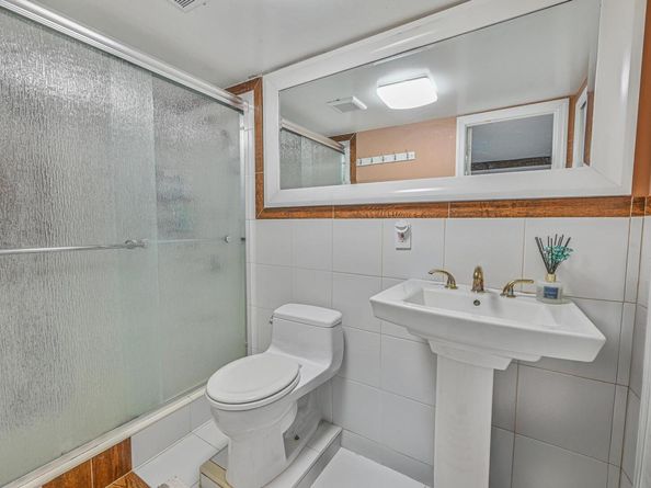 36 W Saint Marks Place, Valley Stream NY 11580