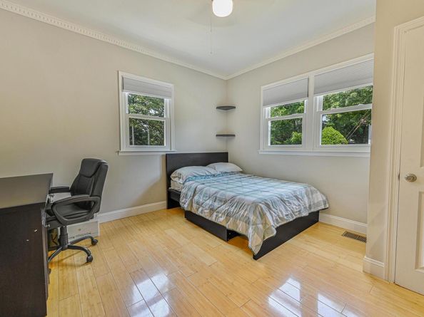 36 W Saint Marks Place, Valley Stream NY 11580