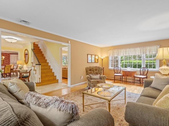 65 Avery Road, Woodbury NY 11797