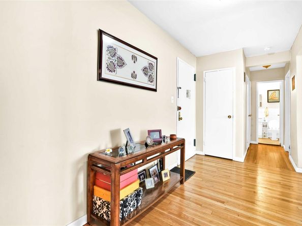 209-10 41 Avenue 2J, Bayside NY 11361