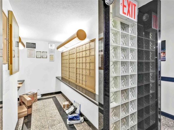 209-10 41 Avenue 2J, Bayside NY 11361