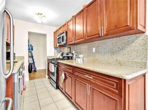 209-10 41 Avenue 2J, Bayside NY 11361
