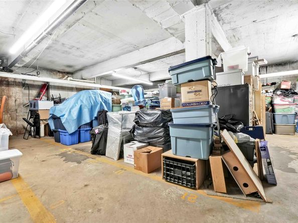209-10 41 Avenue 2J, Bayside NY 11361
