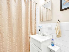 209-10 41 Avenue 2J, Bayside NY 11361
