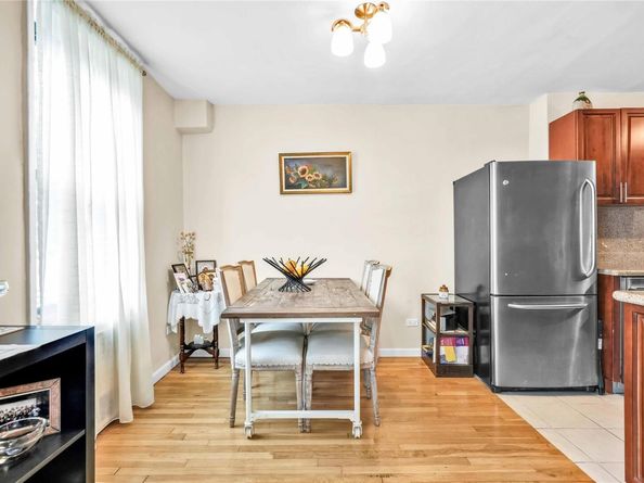 209-10 41 Avenue 2J, Bayside NY 11361
