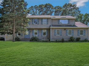 6 Settlers Way, East Setauket NY 11733