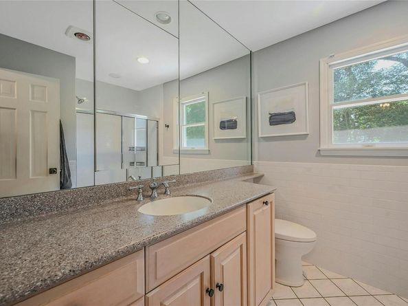 6 Settlers Way, East Setauket NY 11733