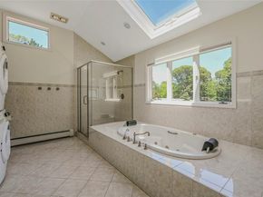 6 Settlers Way, East Setauket NY 11733