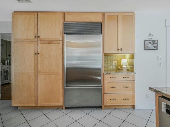 6 Settlers Way, East Setauket NY 11733