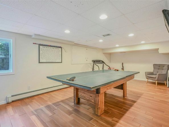 6 Settlers Way, East Setauket NY 11733